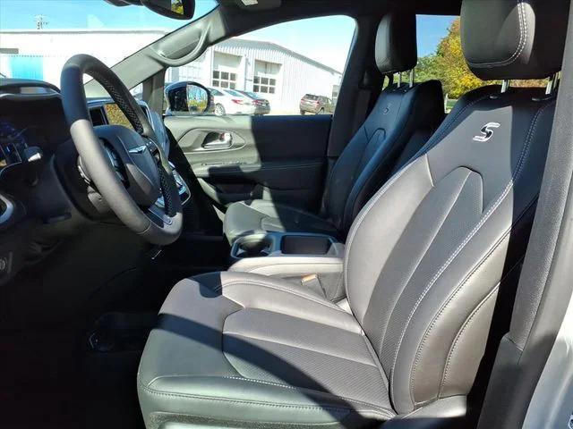 new 2026 Chrysler Pacifica car, priced at $40,580