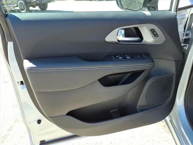 new 2026 Chrysler Pacifica car, priced at $40,580