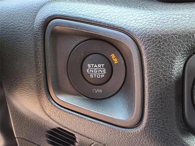 new 2025 Jeep Gladiator car, priced at $37,180