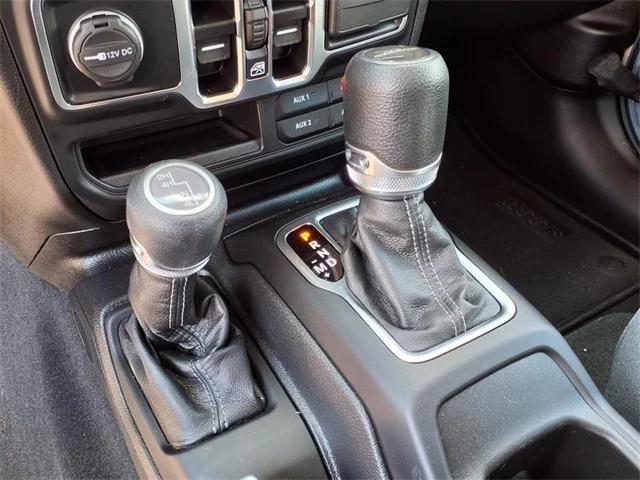 new 2025 Jeep Gladiator car, priced at $37,180
