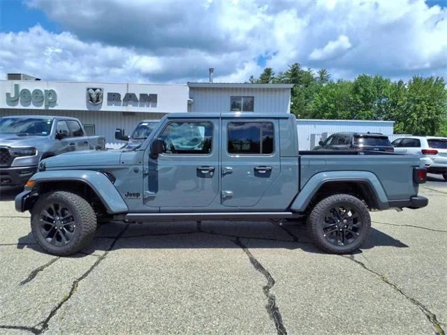 new 2025 Jeep Gladiator car, priced at $37,180