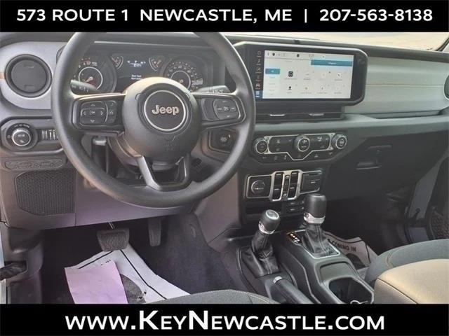 new 2025 Jeep Gladiator car, priced at $37,180