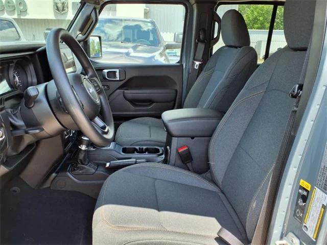 new 2025 Jeep Gladiator car, priced at $37,180