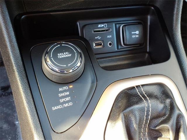 used 2016 Jeep Cherokee car, priced at $12,575