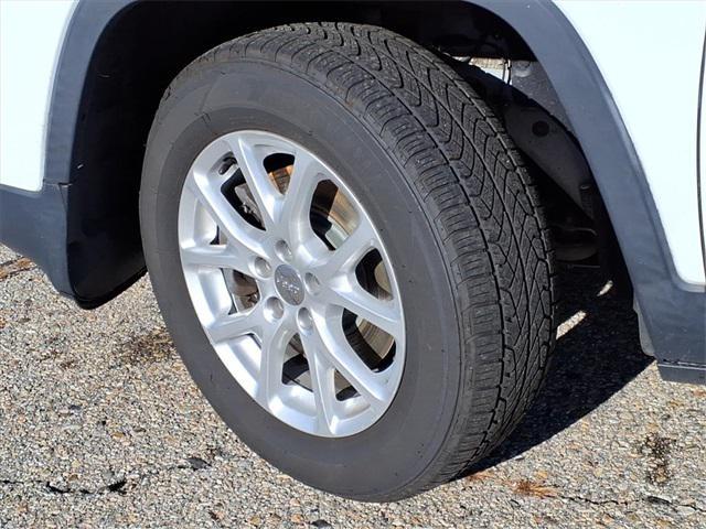 used 2016 Jeep Cherokee car, priced at $12,575