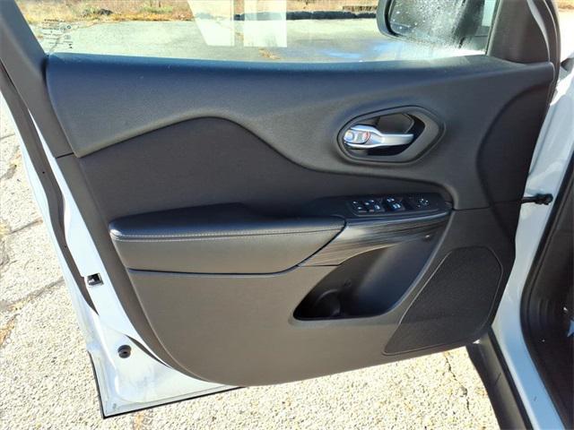 used 2016 Jeep Cherokee car, priced at $12,575