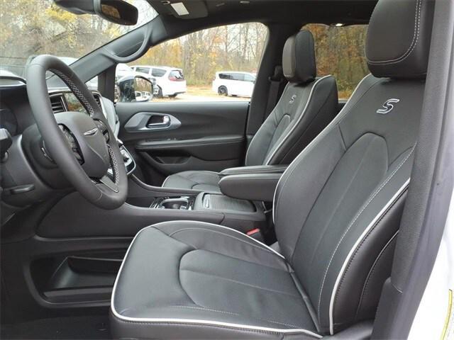 new 2026 Chrysler Pacifica car, priced at $51,740