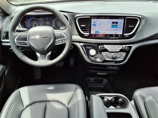 new 2025 Chrysler Pacifica car, priced at $44,868