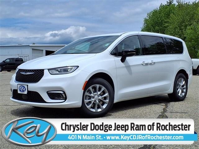 new 2025 Chrysler Pacifica car, priced at $44,868