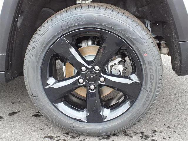 new 2025 Jeep Grand Cherokee car, priced at $49,815