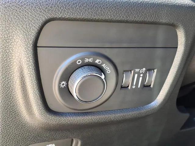 new 2025 Jeep Grand Cherokee car, priced at $43,530