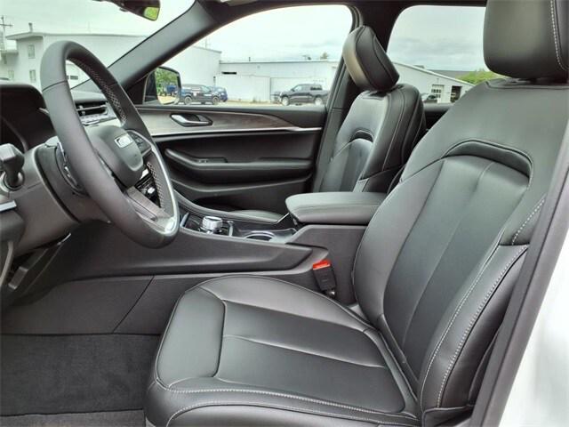 new 2025 Jeep Grand Cherokee L car, priced at $47,417