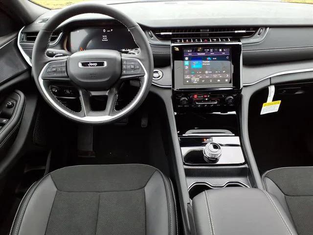 new 2025 Jeep Grand Cherokee car, priced at $44,125