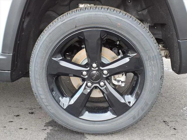 new 2025 Jeep Grand Cherokee car, priced at $44,125