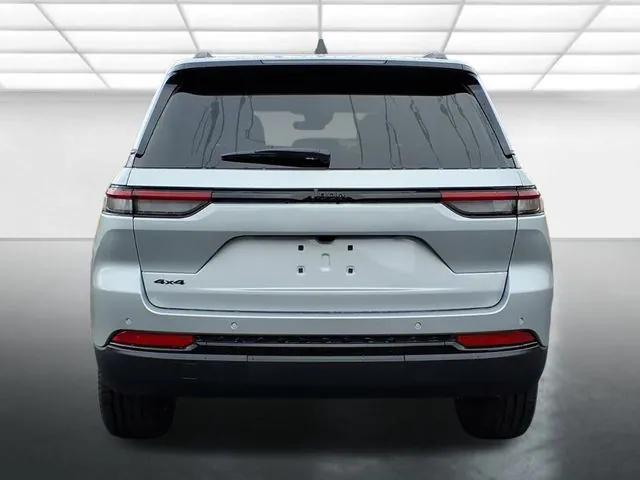 new 2025 Jeep Grand Cherokee car, priced at $44,125