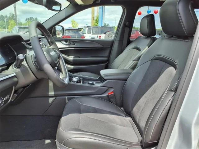 new 2024 Jeep Grand Cherokee L car, priced at $49,670