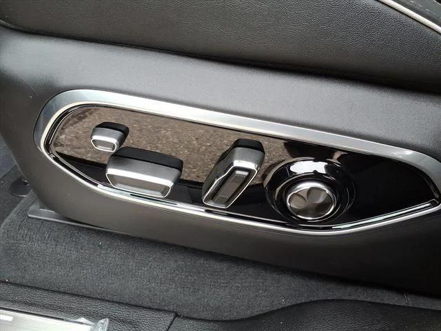 new 2025 Jeep Grand Cherokee car, priced at $60,425