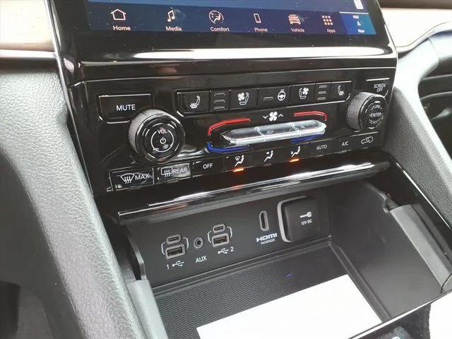 new 2025 Jeep Grand Cherokee car, priced at $60,425