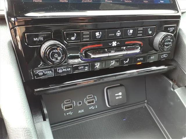 new 2025 Jeep Grand Cherokee car, priced at $50,810
