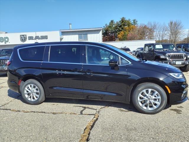 new 2025 Chrysler Pacifica car, priced at $42,899