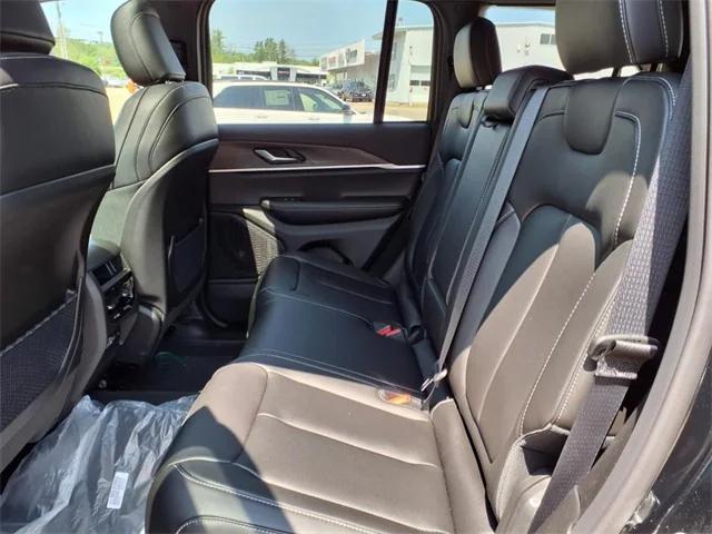 new 2025 Jeep Grand Cherokee car, priced at $47,116