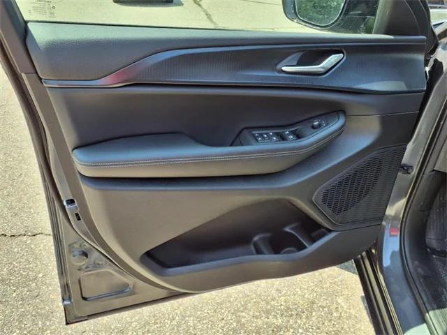 new 2025 Jeep Grand Cherokee car, priced at $42,350