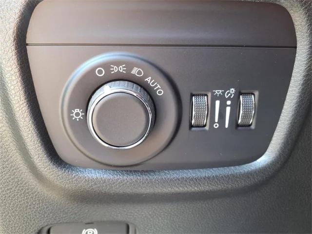 new 2025 Jeep Grand Cherokee car, priced at $42,350