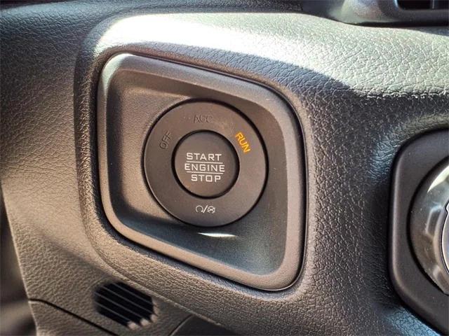 new 2025 Jeep Wrangler car, priced at $31,685