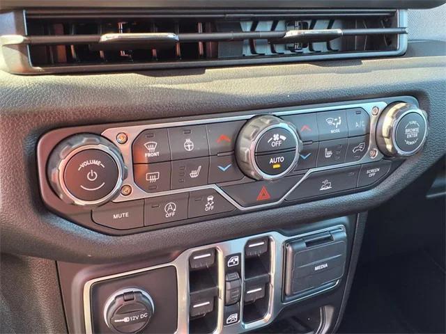 new 2025 Jeep Gladiator car, priced at $47,585