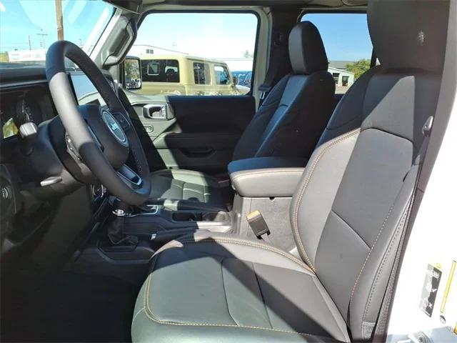 new 2025 Jeep Gladiator car, priced at $47,825