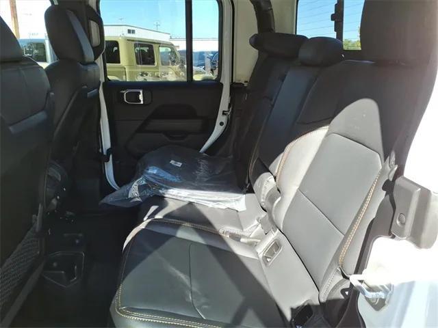 new 2025 Jeep Gladiator car, priced at $47,825