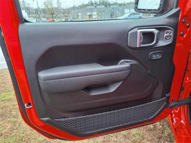 new 2025 Jeep Wrangler car, priced at $44,616