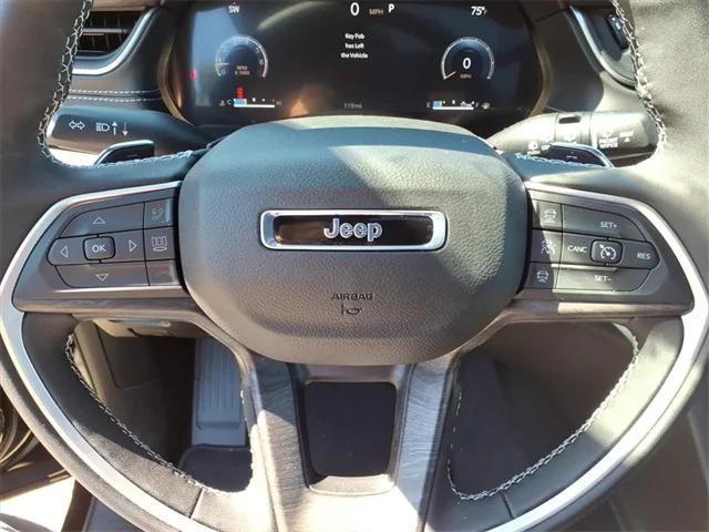 new 2025 Jeep Grand Cherokee car, priced at $47,985