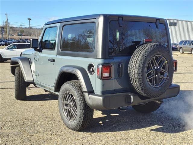 new 2025 Jeep Wrangler car, priced at $40,592