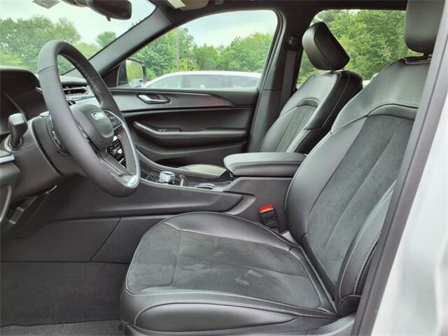 new 2025 Jeep Grand Cherokee L car, priced at $42,427