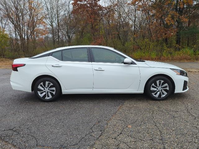 used 2023 Nissan Altima car, priced at $17,999