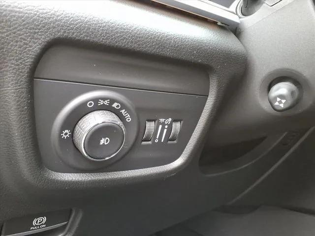 new 2025 Jeep Grand Cherokee car, priced at $50,410