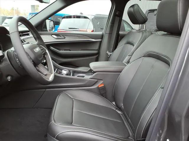 new 2025 Jeep Grand Cherokee car, priced at $50,410