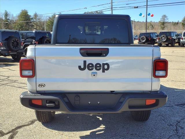 new 2024 Jeep Gladiator car, priced at $41,660