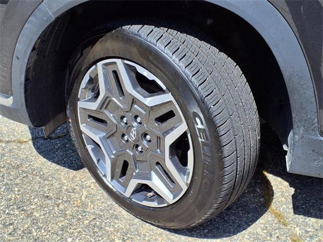 used 2023 Hyundai Santa Fe car, priced at $25,299