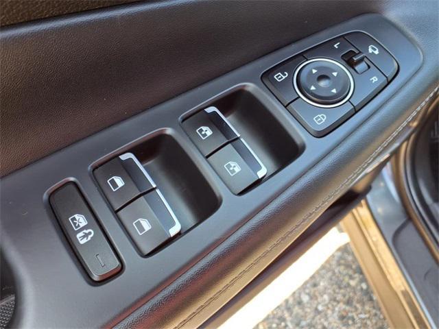 used 2023 Hyundai Santa Fe car, priced at $25,299