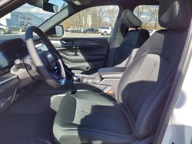 new 2025 Jeep Grand Cherokee car, priced at $41,441