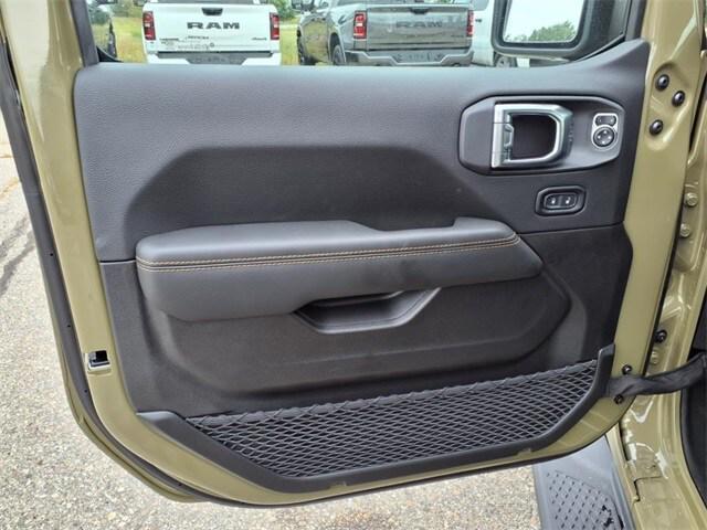new 2025 Jeep Gladiator car, priced at $48,815
