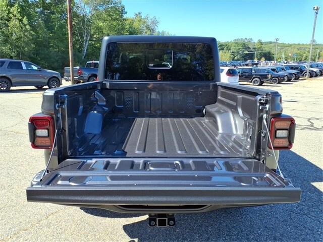 new 2025 Jeep Gladiator car, priced at $55,950