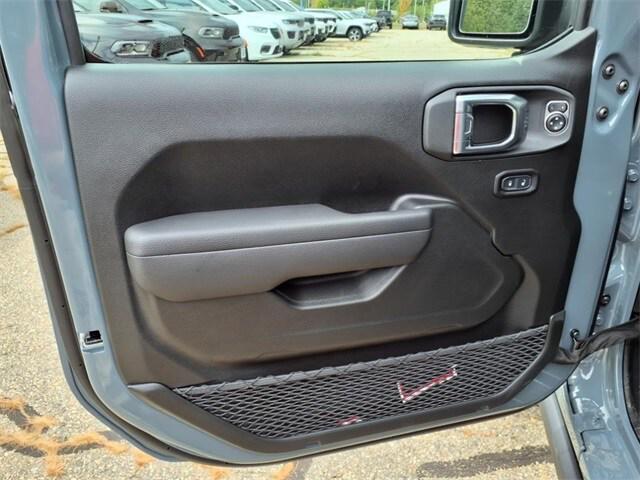 new 2025 Jeep Gladiator car, priced at $55,030