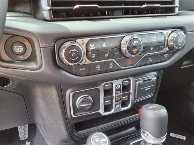 new 2025 Jeep Gladiator car, priced at $45,325