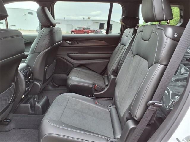 new 2025 Jeep Grand Cherokee L car, priced at $42,622