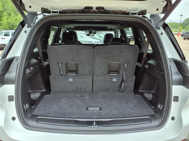 new 2025 Jeep Grand Cherokee L car, priced at $42,622