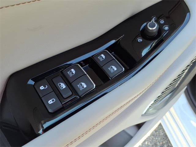 used 2022 Jeep Grand Cherokee car, priced at $34,500