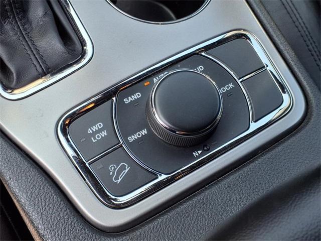 used 2022 Jeep Grand Cherokee car, priced at $26,999